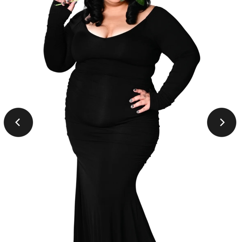Black Long Sleeve Scoop Neck Cocktail Gown